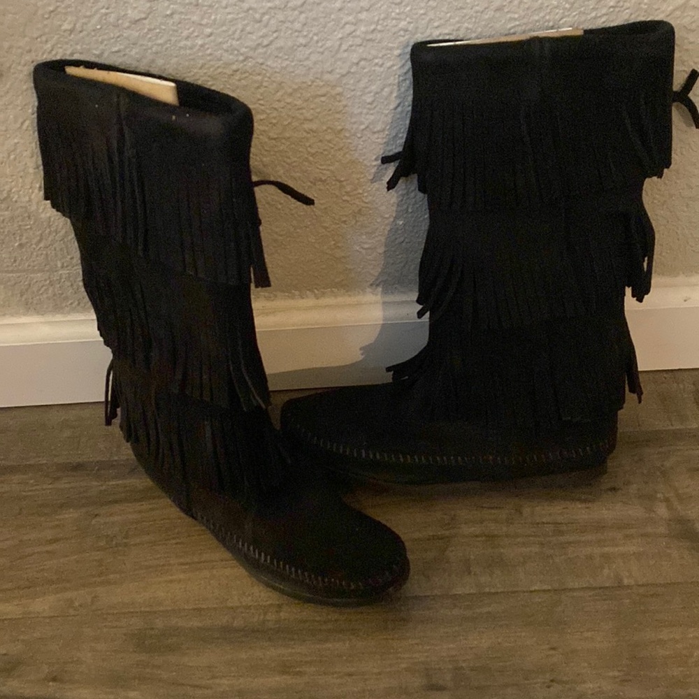 Fringe boots